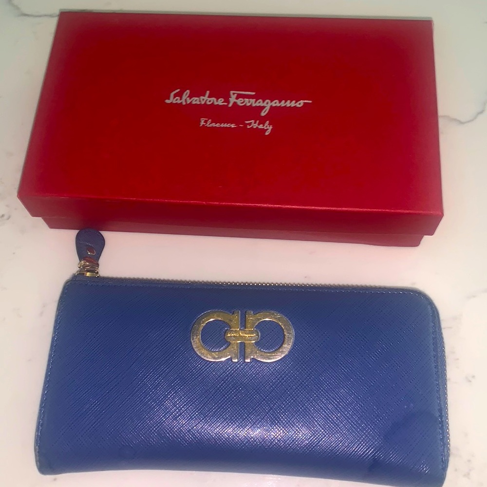 Used and 100% Authentic Salvator Ferragamo wallet